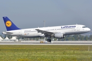 Lufthansa Airbus A320-211 (D-AIPT) at  Munich, Germany
