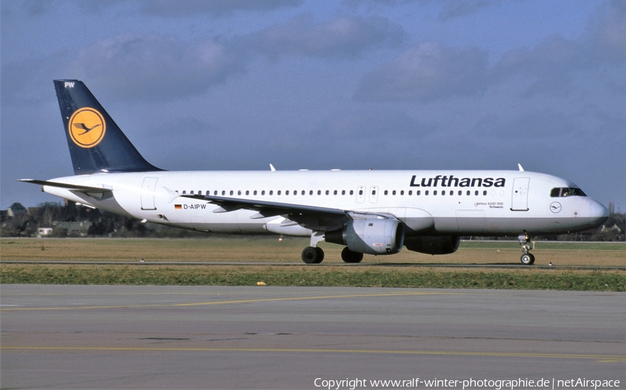Lufthansa Airbus A320-211 (D-AIPW) | Photo 437238