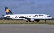 Lufthansa Airbus A320-211 (D-AIPW) at  Dusseldorf - International, Germany