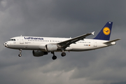 Lufthansa Airbus A320-211 (D-AIPW) at  Hamburg - Fuhlsbuettel (Helmut Schmidt), Germany