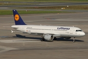 Lufthansa Airbus A320-211 (D-AIPW) at  Hamburg - Fuhlsbuettel (Helmut Schmidt), Germany