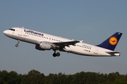 Lufthansa Airbus A320-211 (D-AIPX) at  Hamburg - Fuhlsbuettel (Helmut Schmidt), Germany