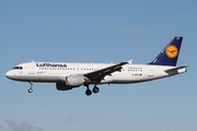 Lufthansa Airbus A320-211 (D-AIPY) at  Hamburg - Fuhlsbuettel (Helmut Schmidt), Germany