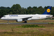 Lufthansa Airbus A320-211 (D-AIPZ) at  Hamburg - Fuhlsbuettel (Helmut Schmidt), Germany