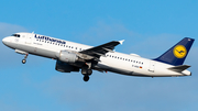Lufthansa Airbus A320-211 (D-AIQA) at  Dusseldorf - International, Germany