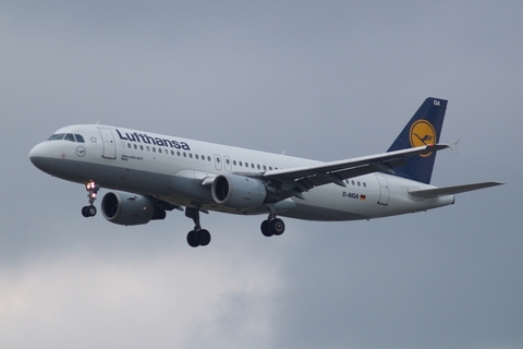Lufthansa Airbus A320-211 (D-AIQA) at  Frankfurt am Main, Germany