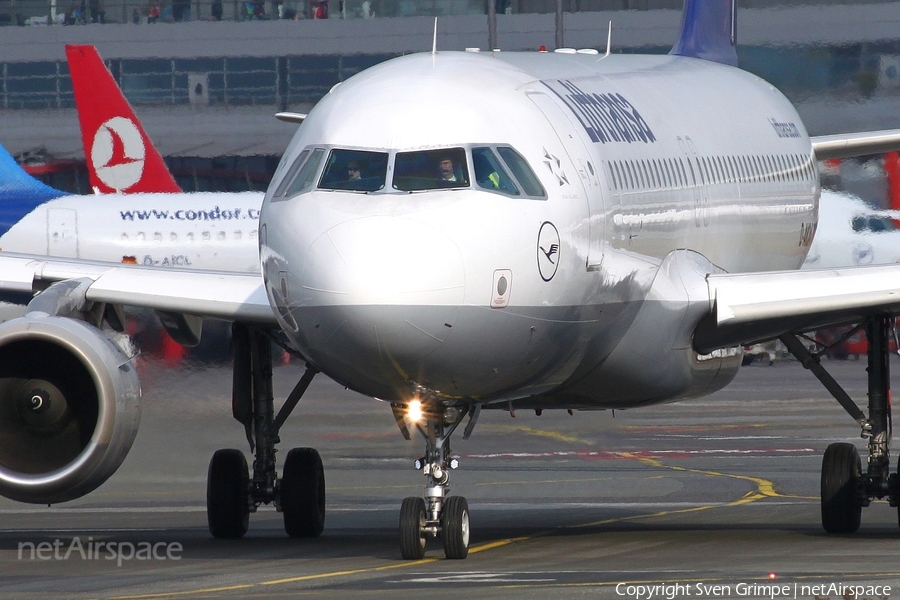 Lufthansa Airbus A320-211 (D-AIQA) | Photo 21209