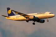 Lufthansa Airbus A320-211 (D-AIQA) at  Hamburg - Fuhlsbuettel (Helmut Schmidt), Germany