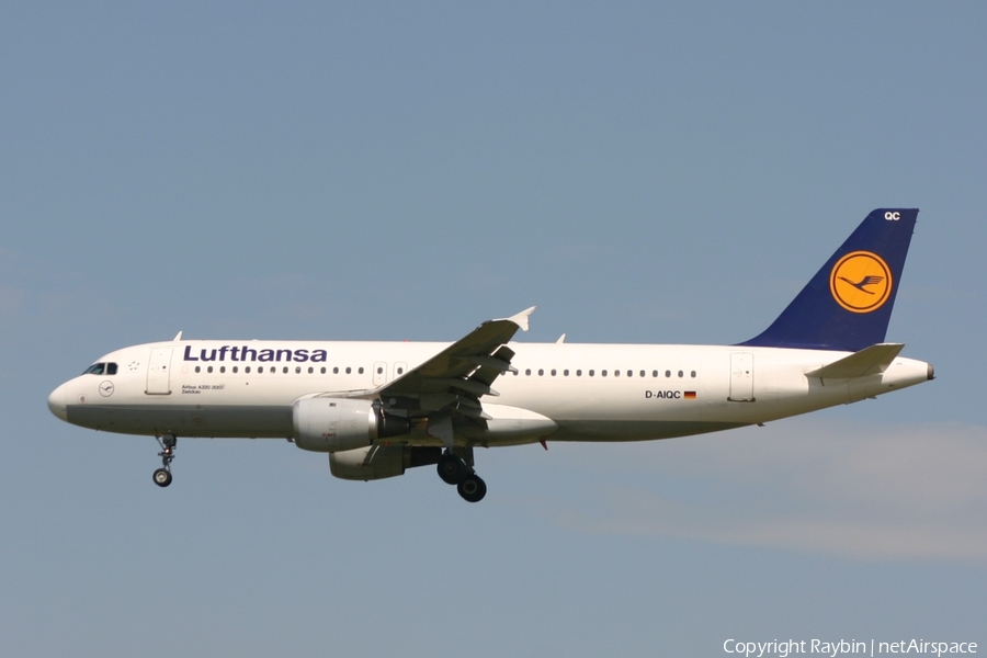 Lufthansa Airbus A320-211 (D-AIQC) | Photo 560638