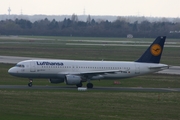 Lufthansa Airbus A320-211 (D-AIQE) at  Dusseldorf - International, Germany