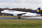 Lufthansa Airbus A320-211 (D-AIQF) at  Hamburg - Fuhlsbuettel (Helmut Schmidt), Germany