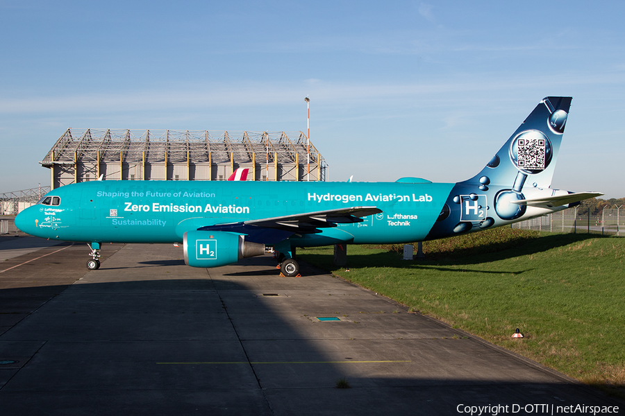 Lufthansa Technik Airbus A320-211 (D-AIQF) | Photo 534033