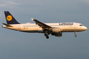 Lufthansa Airbus A320-211 (D-AIQH) at  Hamburg - Fuhlsbuettel (Helmut Schmidt), Germany