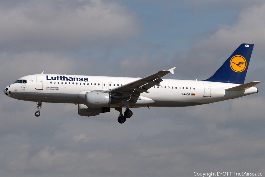 Lufthansa Airbus A320-211 (D-AIQR) | Photo 164499