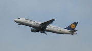 Lufthansa Airbus A320-211 (D-AIQR) at  Dusseldorf - International, Germany