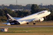 Lufthansa Airbus A320-211 (D-AIQS) at  Dusseldorf - International, Germany