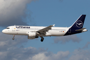 Lufthansa Airbus A320-211 (D-AIQS) at  Hamburg - Fuhlsbuettel (Helmut Schmidt), Germany