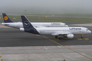 Lufthansa Airbus A320-211 (D-AIQS) at  Hamburg - Fuhlsbuettel (Helmut Schmidt), Germany