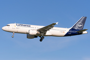 Lufthansa Airbus A320-211 (D-AIQS) at  Hamburg - Fuhlsbuettel (Helmut Schmidt), Germany