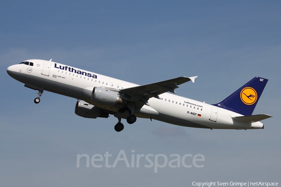 Lufthansa Airbus A320-211 (D-AIQT) | Photo 18459
