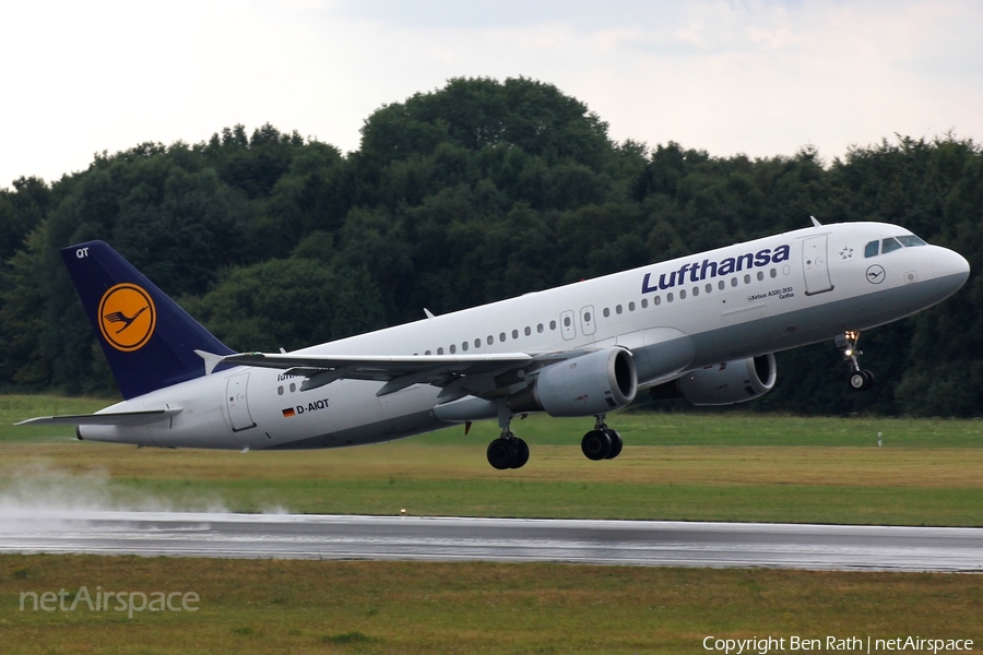 Lufthansa Airbus A320-211 (D-AIQT) | Photo 30253