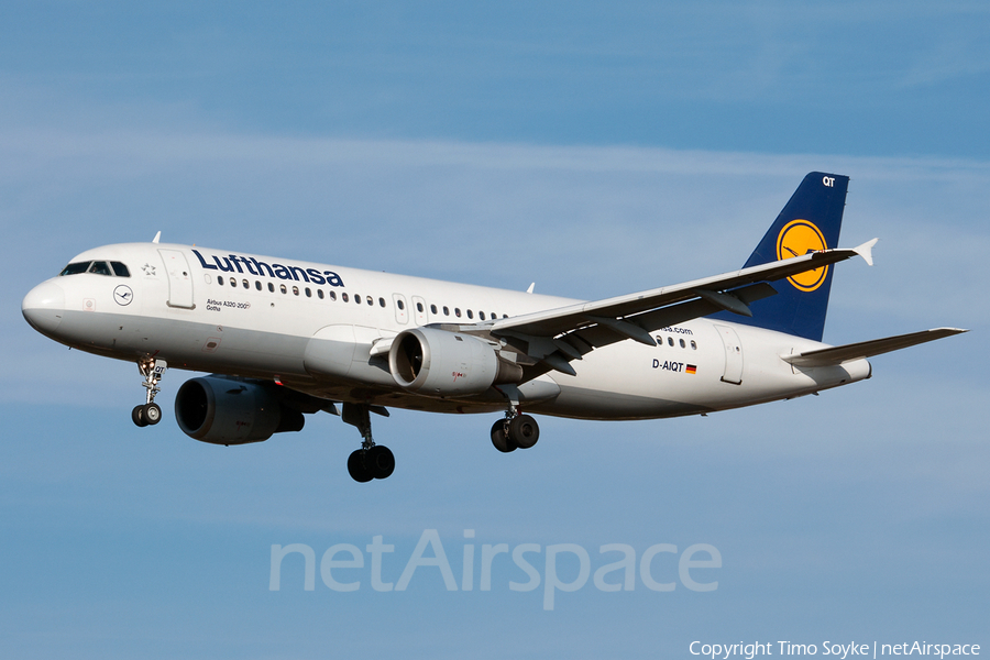 Lufthansa Airbus A320-211 (D-AIQT) | Photo 46383