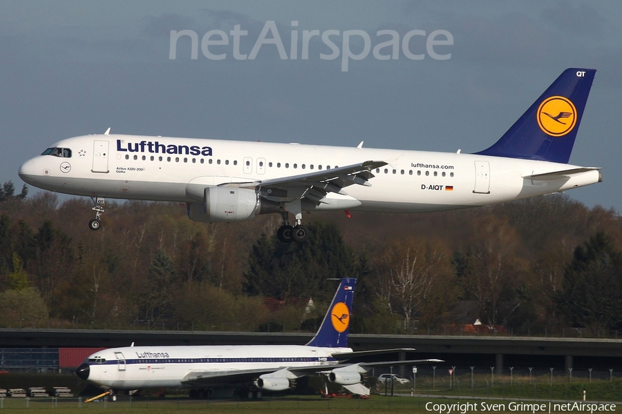 Lufthansa Airbus A320-211 (D-AIQT) | Photo 74296
