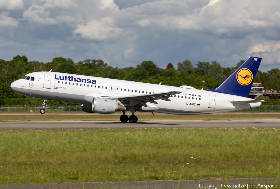 Lufthansa Airbus A320-211 (D-AIQT) | Photo 509169