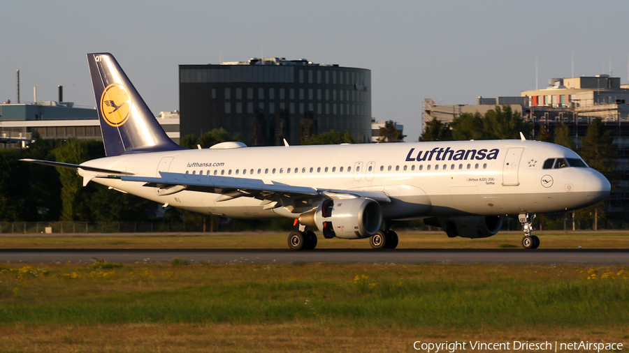 Lufthansa Airbus A320-211 (D-AIQT) | Photo 523600