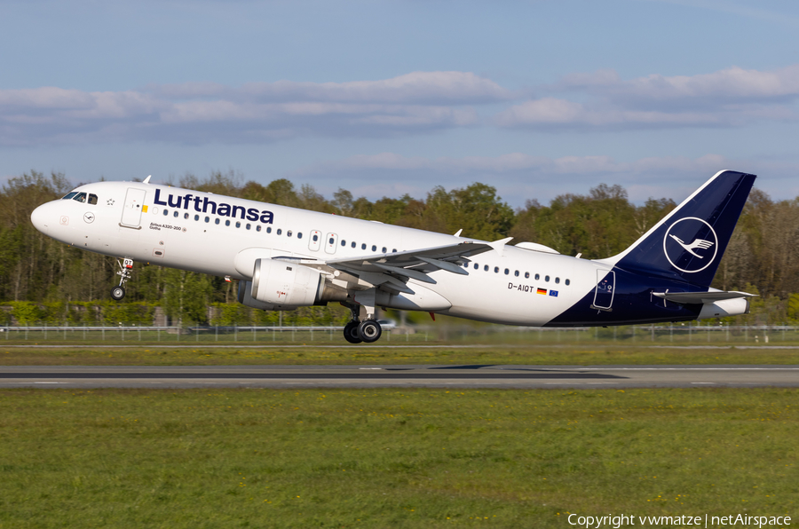 Lufthansa Airbus A320-211 (D-AIQT) | Photo 567836