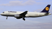 Lufthansa Airbus A320-211 (D-AIQU) at  Barcelona - El Prat, Spain