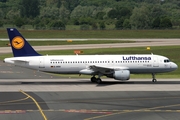 Lufthansa Airbus A320-211 (D-AIQU) at  Dusseldorf - International, Germany