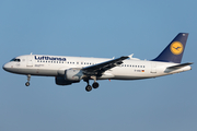 Lufthansa Airbus A320-211 (D-AIQU) at  Frankfurt am Main, Germany