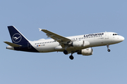 Lufthansa Airbus A320-211 (D-AIQU) at  Frankfurt am Main, Germany