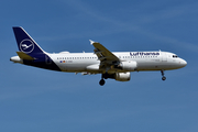 Lufthansa Airbus A320-211 (D-AIQU) at  Frankfurt am Main, Germany