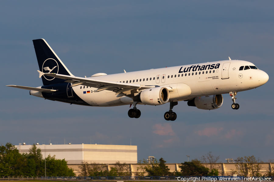 Lufthansa Airbus A320-211 (D-AIQU) | Photo 678933