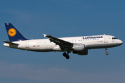 Lufthansa Airbus A320-211 (D-AIQU) at  Hannover - Langenhagen, Germany