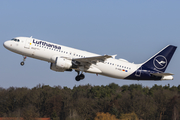 Lufthansa Airbus A320-211 (D-AIQU) at  Hannover - Langenhagen, Germany