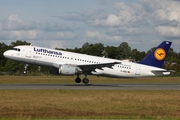 Lufthansa Airbus A320-211 (D-AIQU) at  Hamburg - Fuhlsbuettel (Helmut Schmidt), Germany