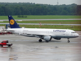 Lufthansa Airbus A320-211 (D-AIQU) at  Hamburg - Fuhlsbuettel (Helmut Schmidt), Germany