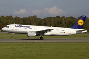 Lufthansa Airbus A320-211 (D-AIQU) at  Hamburg - Fuhlsbuettel (Helmut Schmidt), Germany