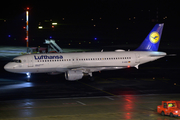 Lufthansa Airbus A320-211 (D-AIQU) at  Hamburg - Fuhlsbuettel (Helmut Schmidt), Germany