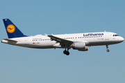 Lufthansa Airbus A320-211 (D-AIQW) at  Frankfurt am Main, Germany