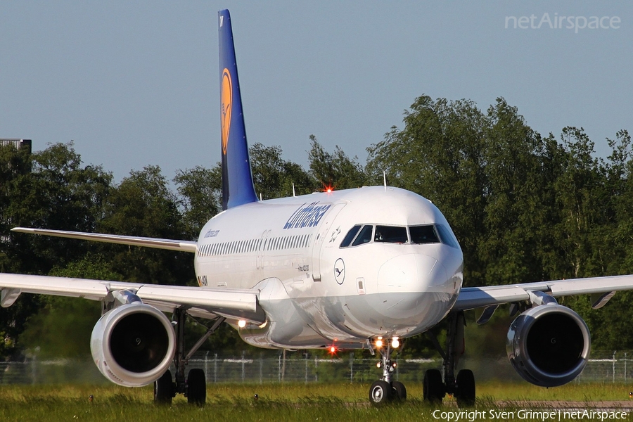 Lufthansa Airbus A320-211 (D-AIQW) | Photo 10858