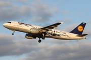 Lufthansa Airbus A320-211 (D-AIQW) at  Hamburg - Fuhlsbuettel (Helmut Schmidt), Germany