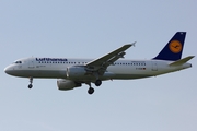 Lufthansa Airbus A320-211 (D-AIQW) at  Hamburg - Fuhlsbuettel (Helmut Schmidt), Germany