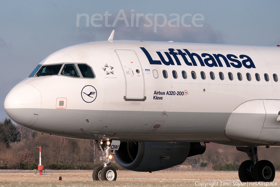 Lufthansa Airbus A320-211 (D-AIQW) | Photo 30529
