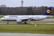 Lufthansa Airbus A320-211 (D-AIQW) at  Hamburg - Fuhlsbuettel (Helmut Schmidt), Germany