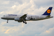 Lufthansa Airbus A320-211 (D-AIQW) at  Hamburg - Fuhlsbuettel (Helmut Schmidt), Germany