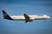 Lufthansa Airbus A321-131 (D-AIRA) at  Hamburg - Fuhlsbuettel (Helmut Schmidt), Germany